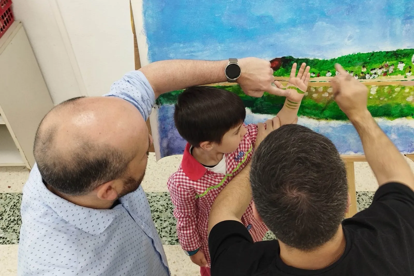 Interacción artística en familia — Colegio San Roque — Familias · Mayo 2025 (2/2)